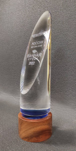 Награда из стекла TACK, на постаменте