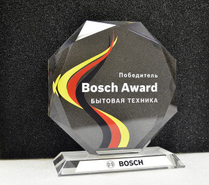 Награда из акрила "Bosch Award", на постаменте